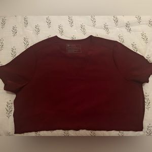 FIGS Casma 3-pocket scrub top. Burgundy.